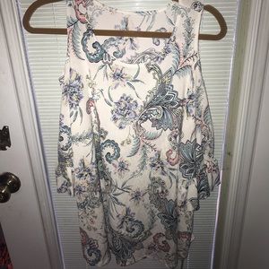 NWT Boutique Cold Shoulder Pocket Floral Tunic L